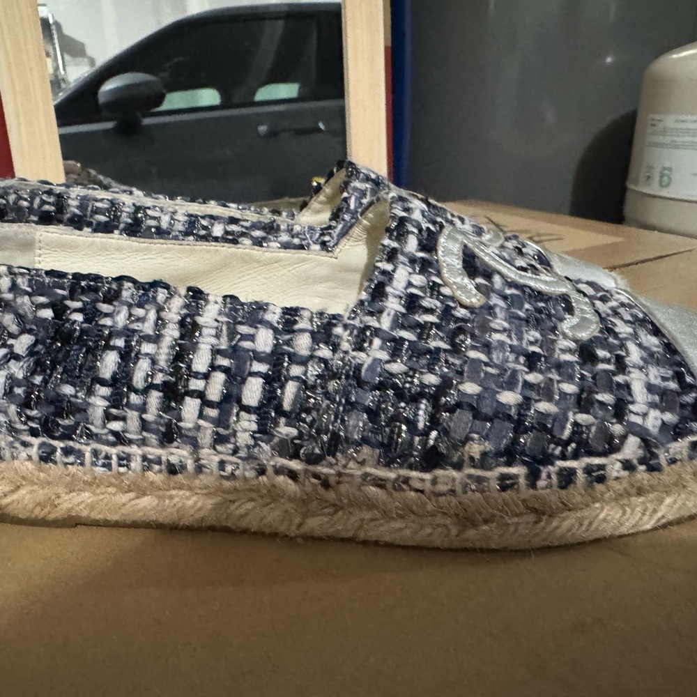 CHANEL tweed and Silver Espadrilles with Iconic CC Logo - Picture 5 of 7